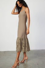 Load image into Gallery viewer, The Cameron Contrast Midi Dress
