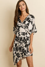 Load image into Gallery viewer, Abstract Flower Print Dress
