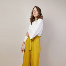 Load image into Gallery viewer, Belted Wide Leg Crop Trousers
