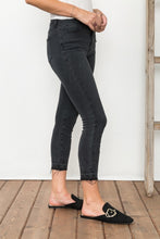 Load image into Gallery viewer, Black Premium Stretch Skinny Jeans
