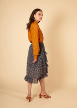 Load image into Gallery viewer, CARON STRIPE BLOUSE
