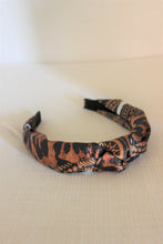 Load image into Gallery viewer, Leopard Print Knotted Headband
