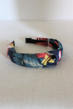 Load image into Gallery viewer, Bold Floral Print Headband

