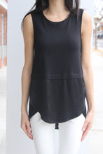 Load image into Gallery viewer, Crewneck Sleeveless Blouse
