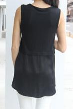 Load image into Gallery viewer, Crewneck Sleeveless Blouse

