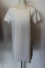 Load image into Gallery viewer, Scallop Sleeve Dress
