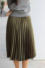 Load image into Gallery viewer, Satin Pleated Midi Skirt
