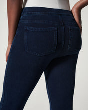 Load image into Gallery viewer, SPANX Twilight Jeanish-Ankle Leggings
