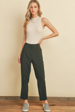 Load image into Gallery viewer, Front Seam Detail Tapered Pants in Black
